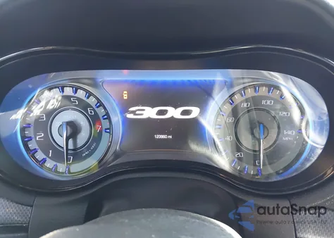 2015 Chrysler 300 300S z USA, uszkodzony, nr VIN 2C3CCABG9FH922537